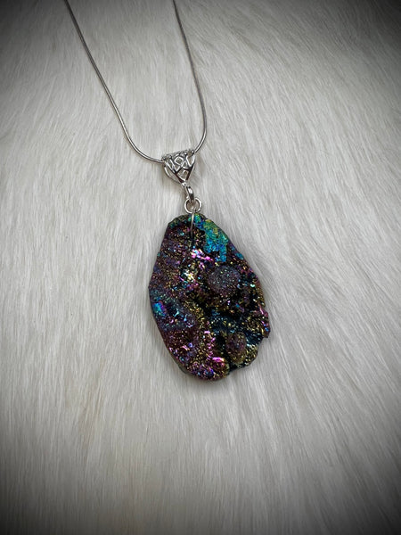 Druzy Quartz Pendant Necklace (N2407)