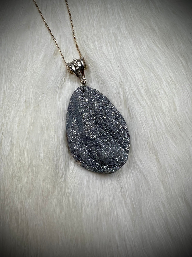 Druzy Quartz Pendant Necklace (N2403)