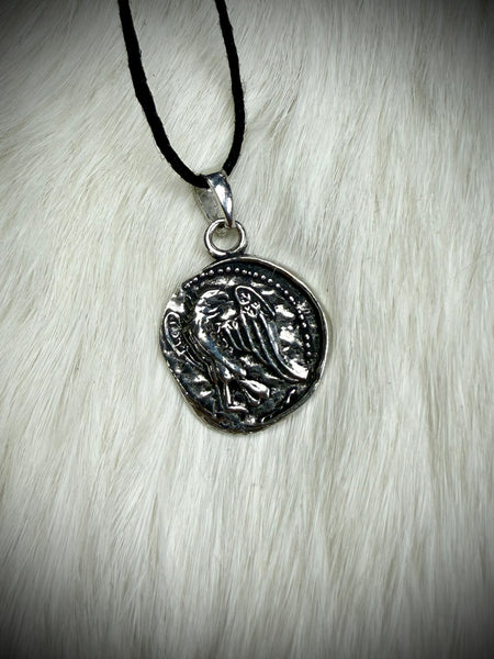 Hera Pendant Necklace