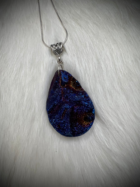 Druzy Quartz Pendant Necklace (N2412)