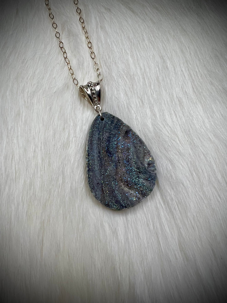 Druzy Quartz Pendant Necklace (N2402)