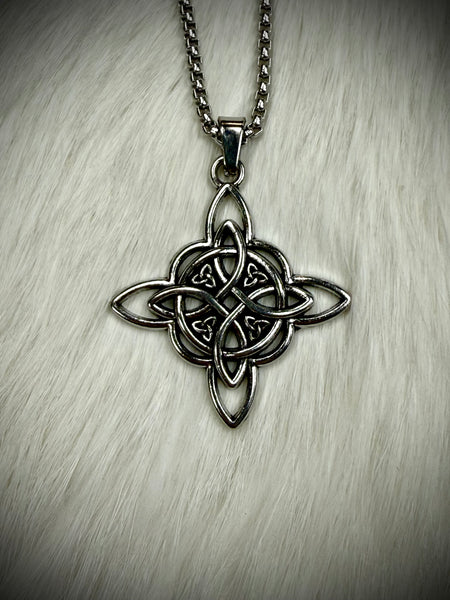 Witch’s Knot Pendant Necklace w/Triquetras