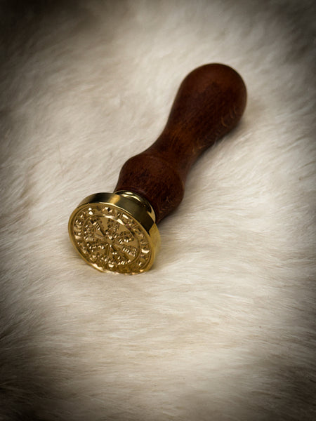 Vegvisir with Runes Seal