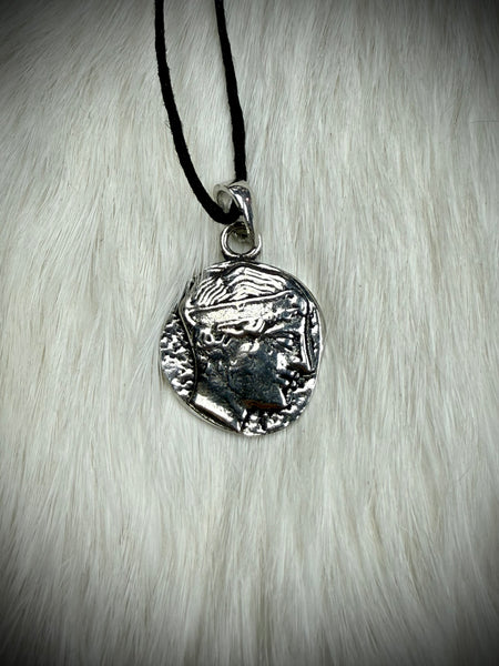 Hera Pendant Necklace