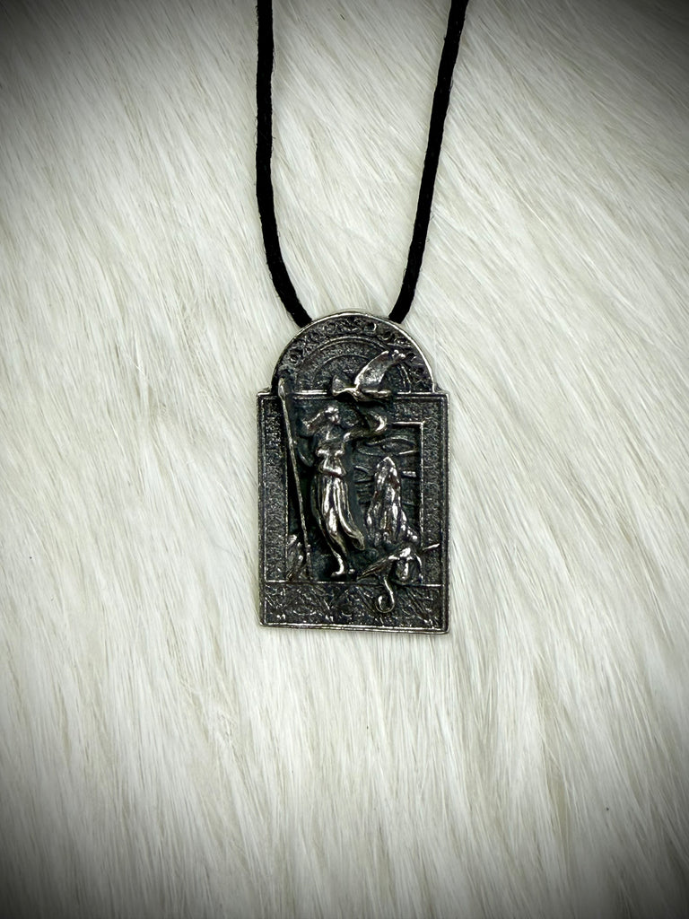 The Morrigan Pendant Necklace