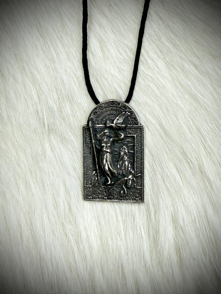 The Morrigan Pendant Necklace