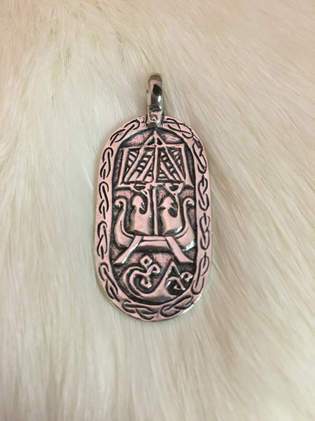 Traveler's Stone Pendant (Silver)