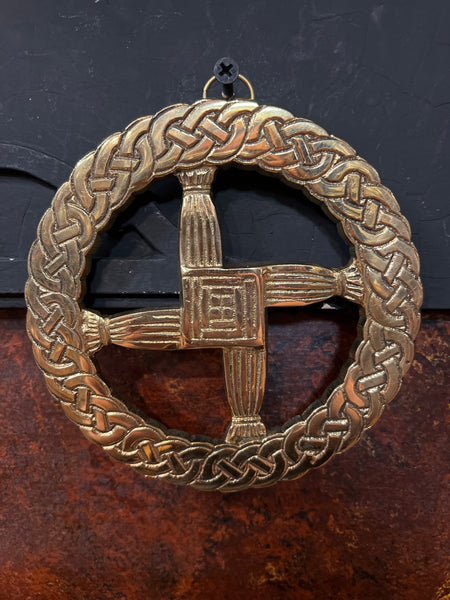 Brigid’s Cross in Celtic Ring